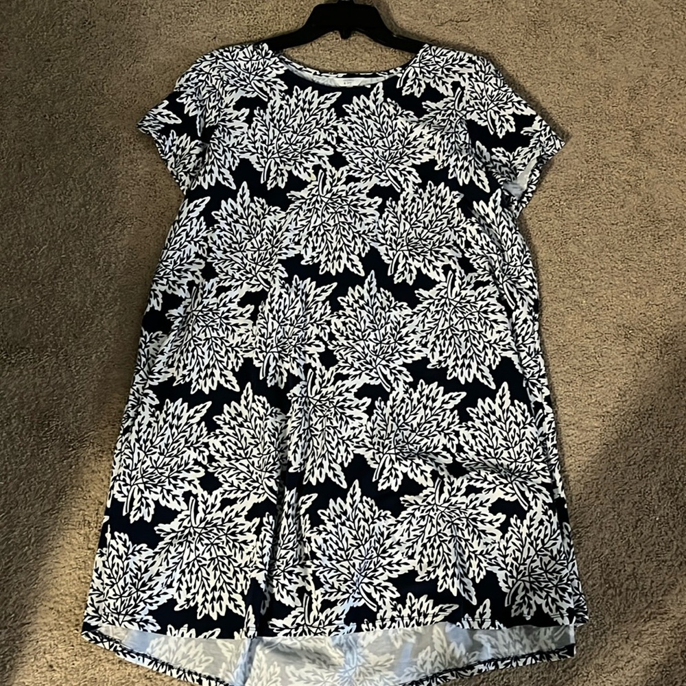 Crown and Ivy Dress- M